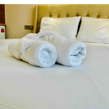 Port Twins Suites No2 比雷埃夫斯 外观 照片