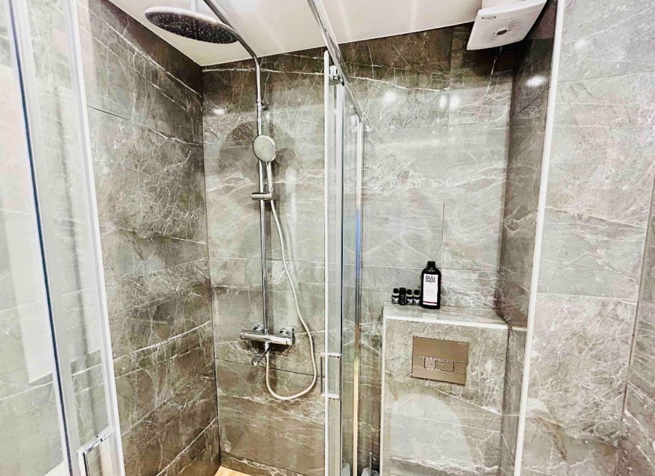 Port Twins Suites No2 比雷埃夫斯 外观 照片