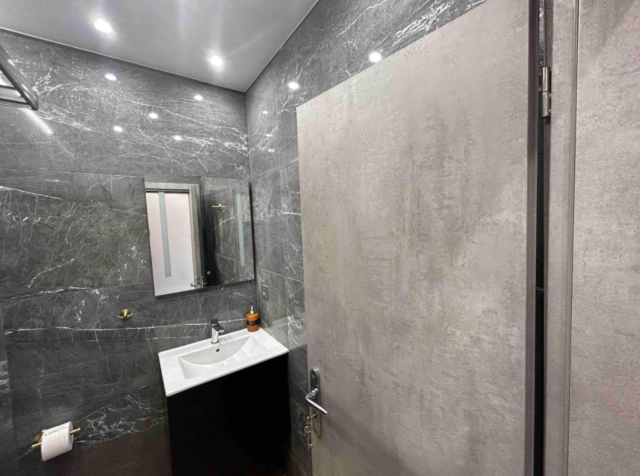 Port Twins Suites No2 比雷埃夫斯 外观 照片